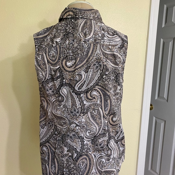 Women’s Button Front Blouse - Picture 2 of 4